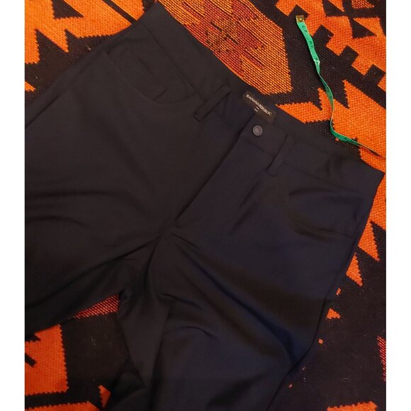 Banana Republic Men's Navy Slim Activewear Dress Pants. 31W x 30L - Picture 4 of 7